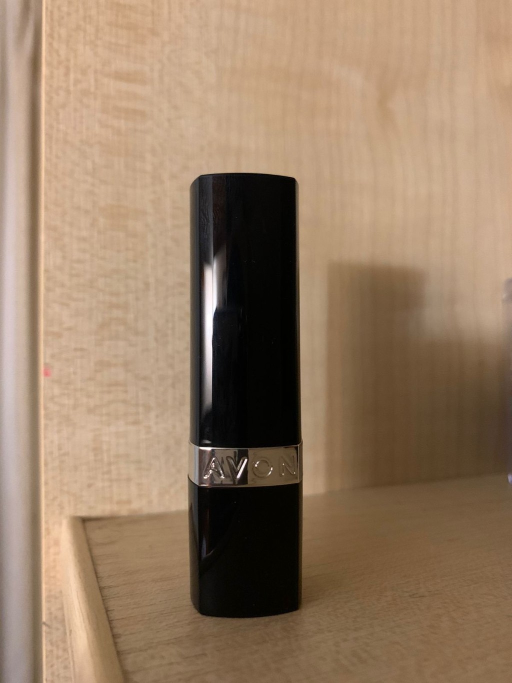Губная помада Avon Ультра - Расскажу про помаду, которая мне очень и очень понравилась.